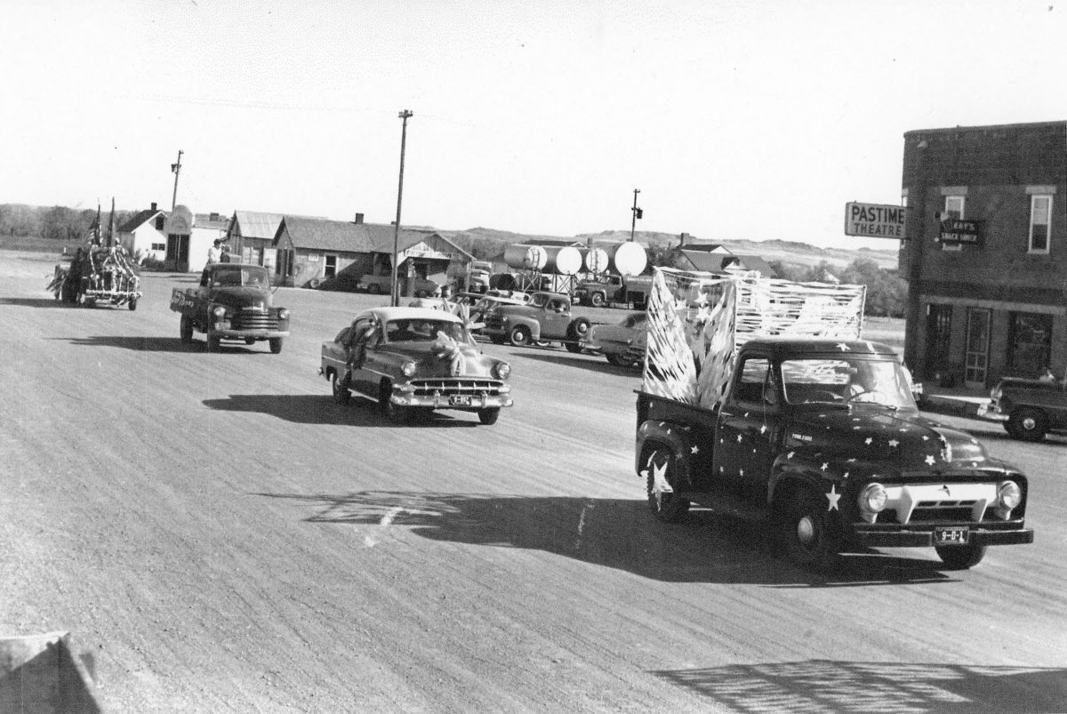 Early Parade on Holt St