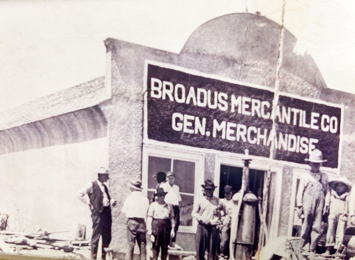 Broadus  Mercantile